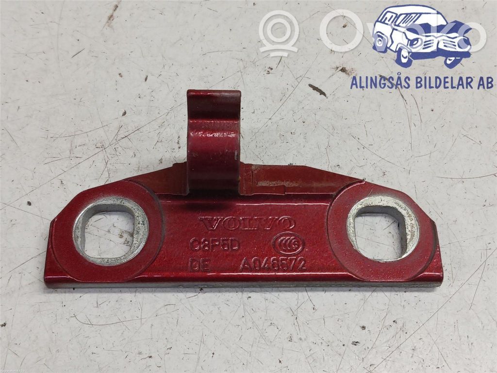 Volvo XC60 Front door lower hinge 