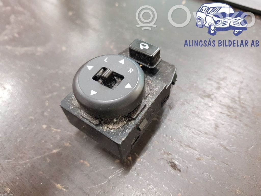 KIA Sorento Wing mirror switch 