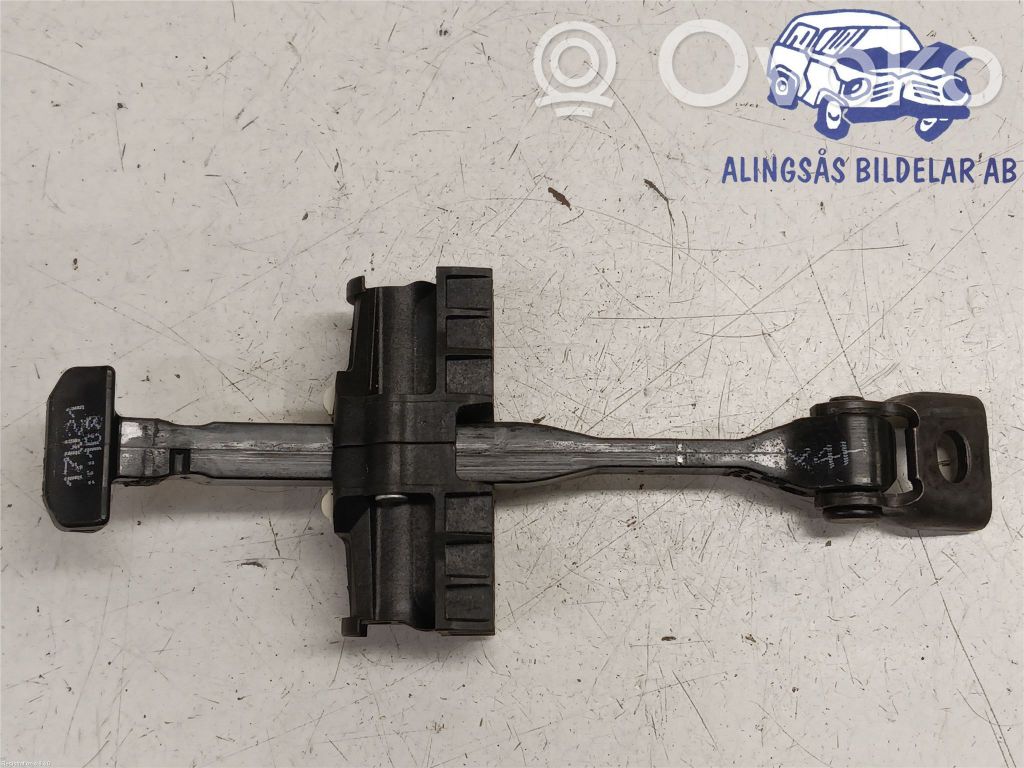Audi A1 Takaoven pidätin 