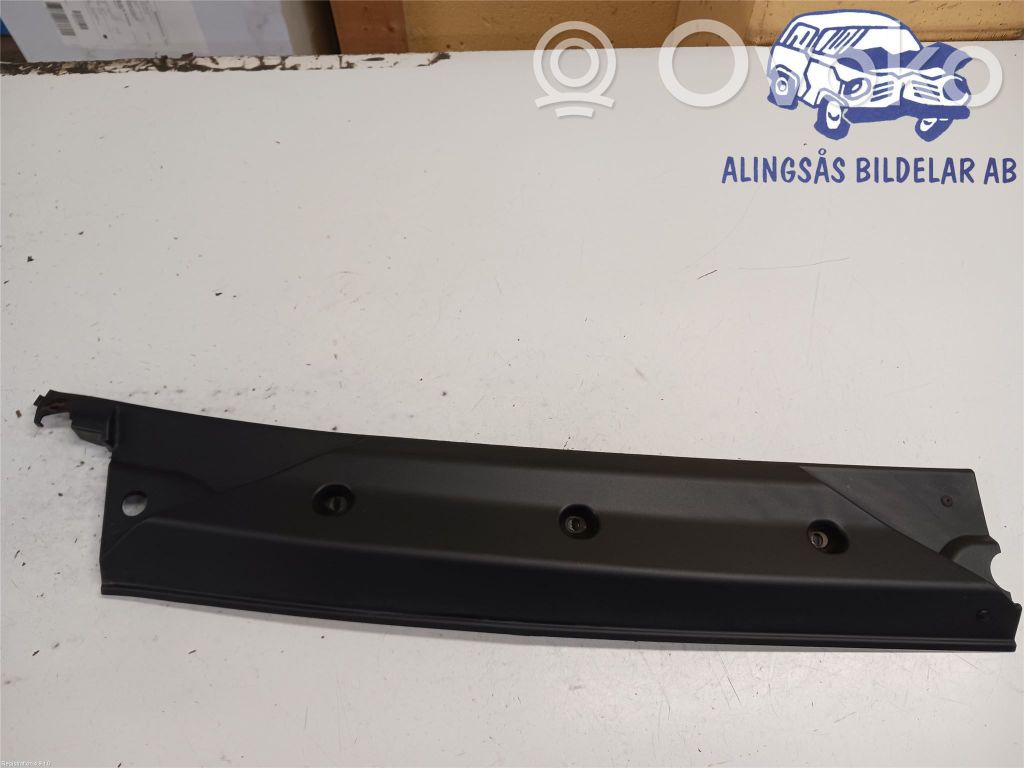 Iveco Daily 6th gen Wiper trim 