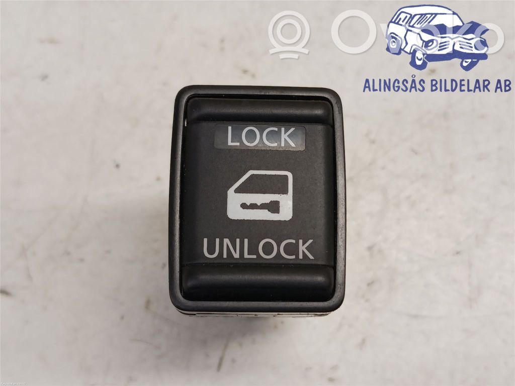 Nissan Navara D23 Central locking switch button 