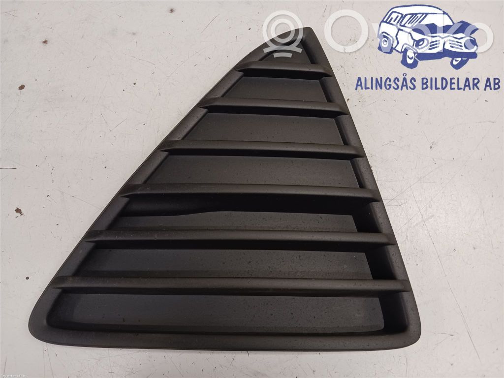Ford Focus Front bumper upper radiator grill 