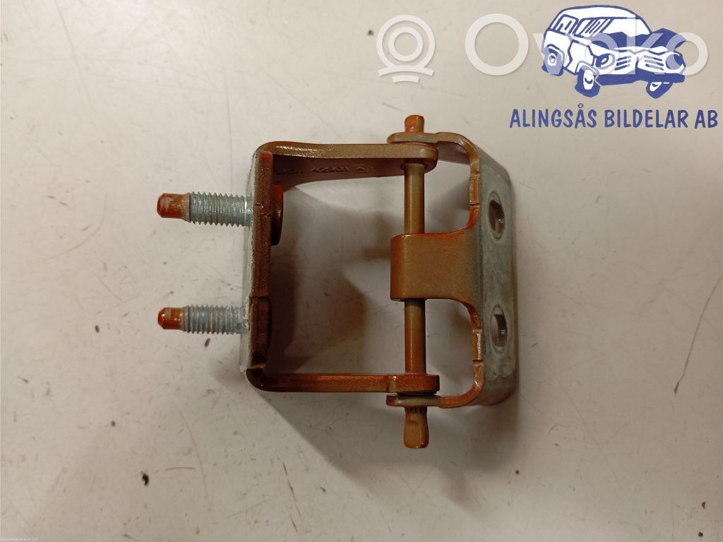 Ford Focus Tailgate/trunk/boot hinge 