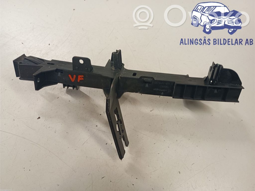 Ford Focus Front door windshield rail 