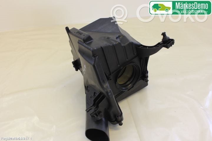 Ford Focus Air filter box 