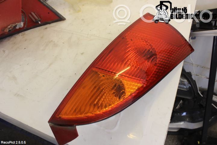 Ford Focus Aizmugurējais lukturis virsbūvē 