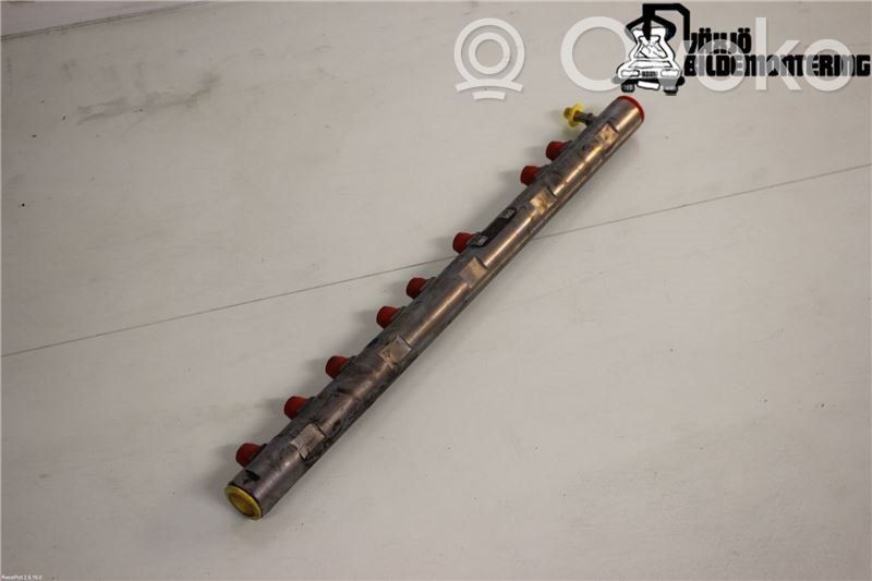 BMW 5 F10 F11 Listwa wtryskowa 