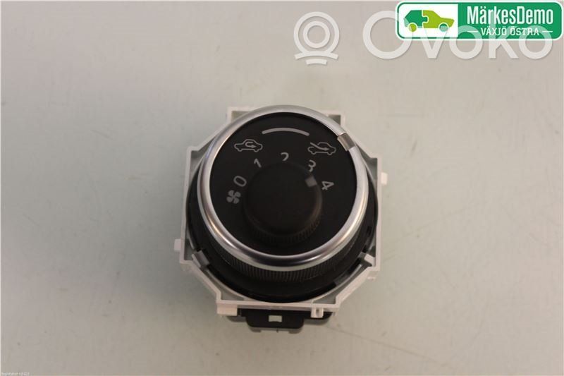 Toyota Yaris Climate control unit 