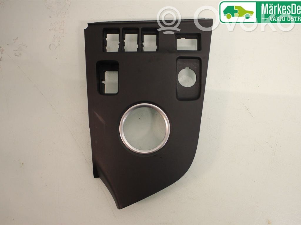 Toyota Auris E180 Verkleidung des Armaturenbretts 