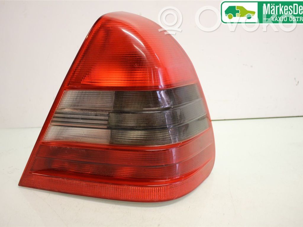 Mercedes-Benz C W202 Lampa przednia 
