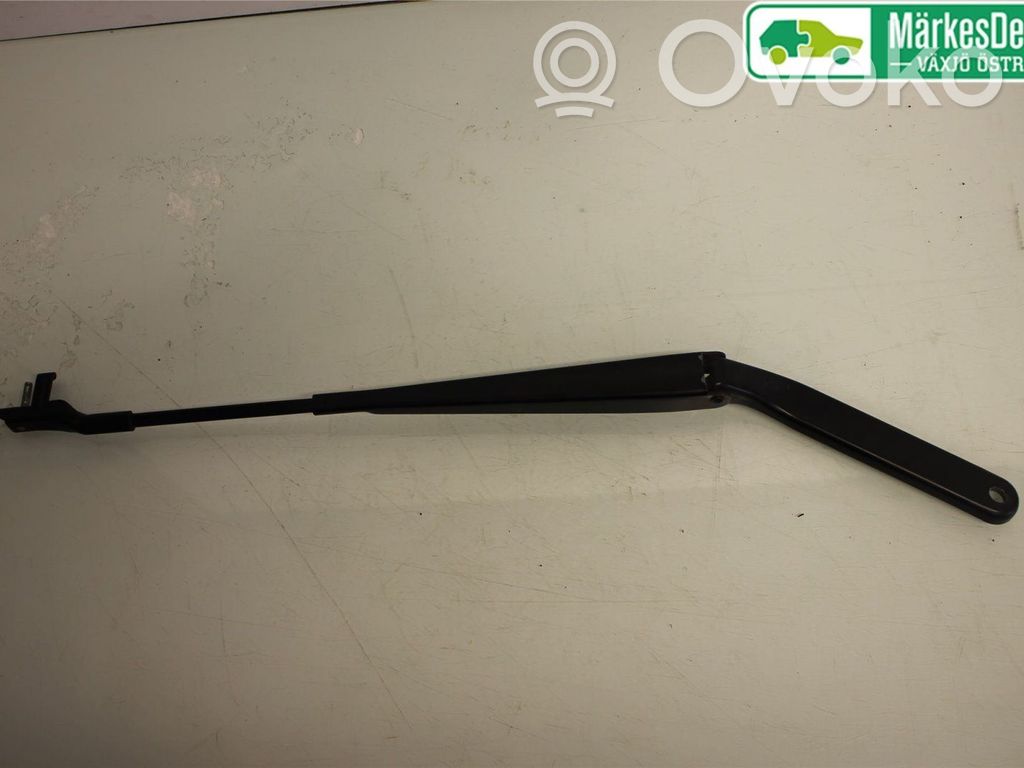 BMW X6 E71 Front wiper blade arm 