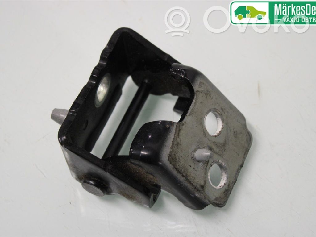 Front door lower hinge   9035X2