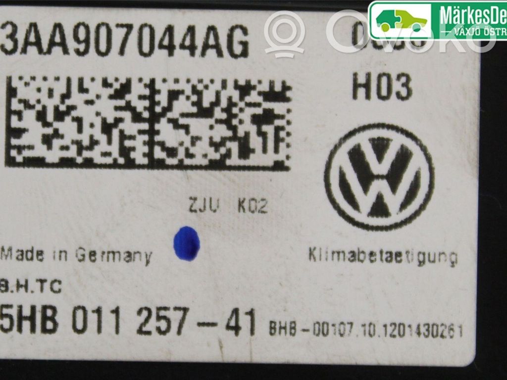 Volkswagen PASSAT B7 Unité de contrôle climatique 