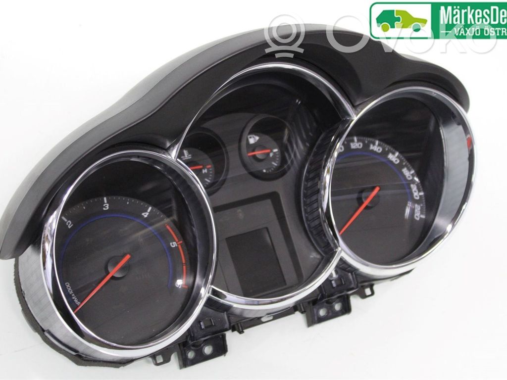 Chevrolet Cruze Speedometer (instrument cluster) 