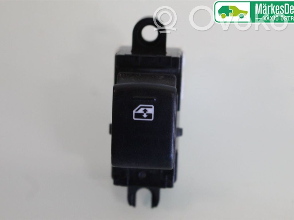 Subaru Outback Electric window control switch 