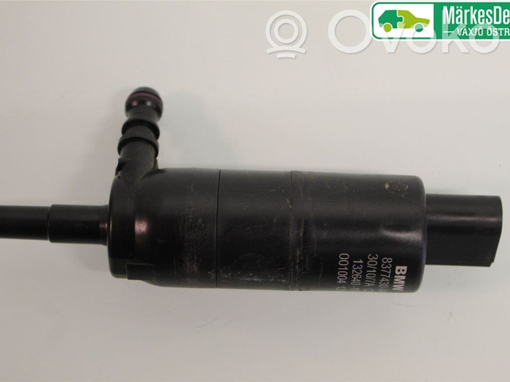 BMW 3 E90 E91 Headlight washer pump 