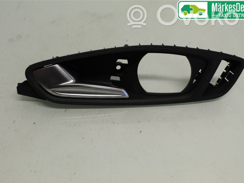Audi A1 Front door interior handle 
