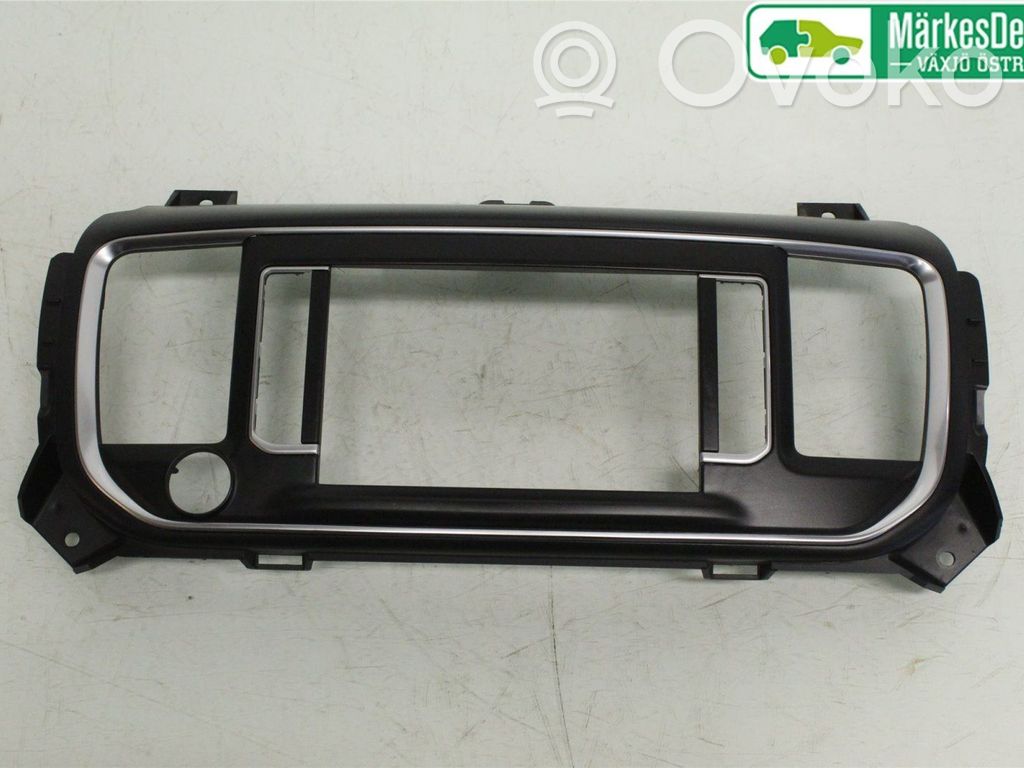 Opel Vivaro Moldura de la unidad delantera de radio/GPS 