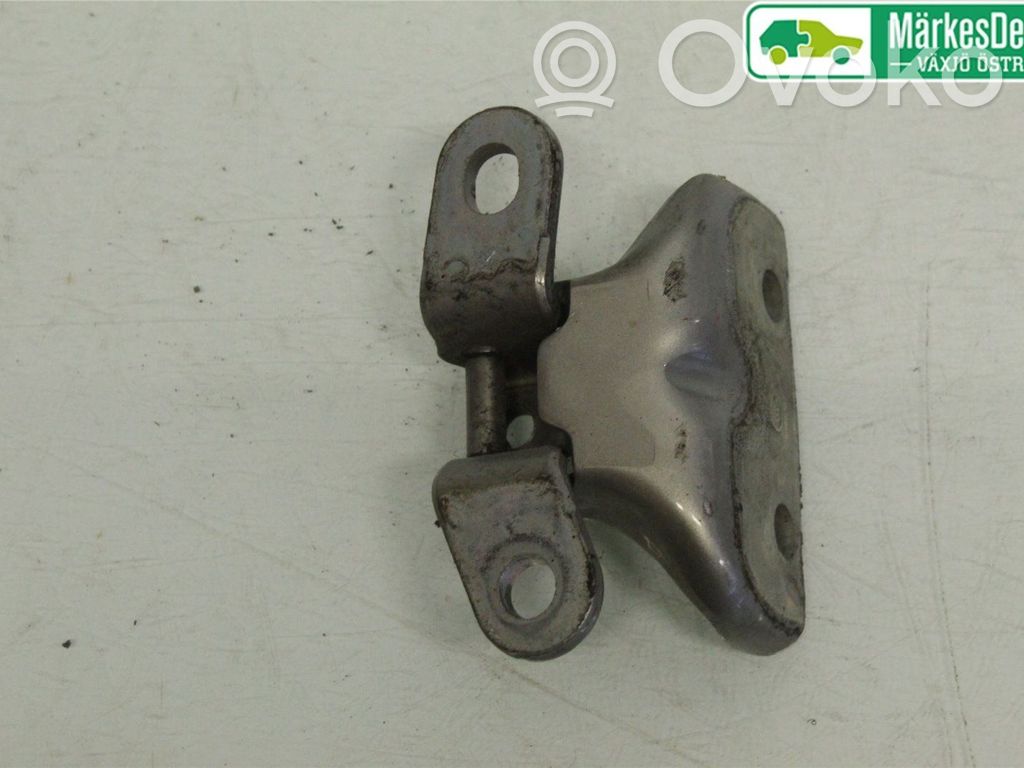 Rear door upper hinge   794203K000