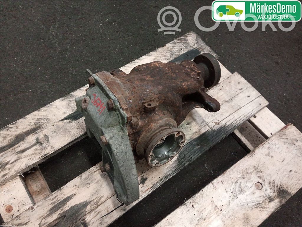 Rear differential   33107560588