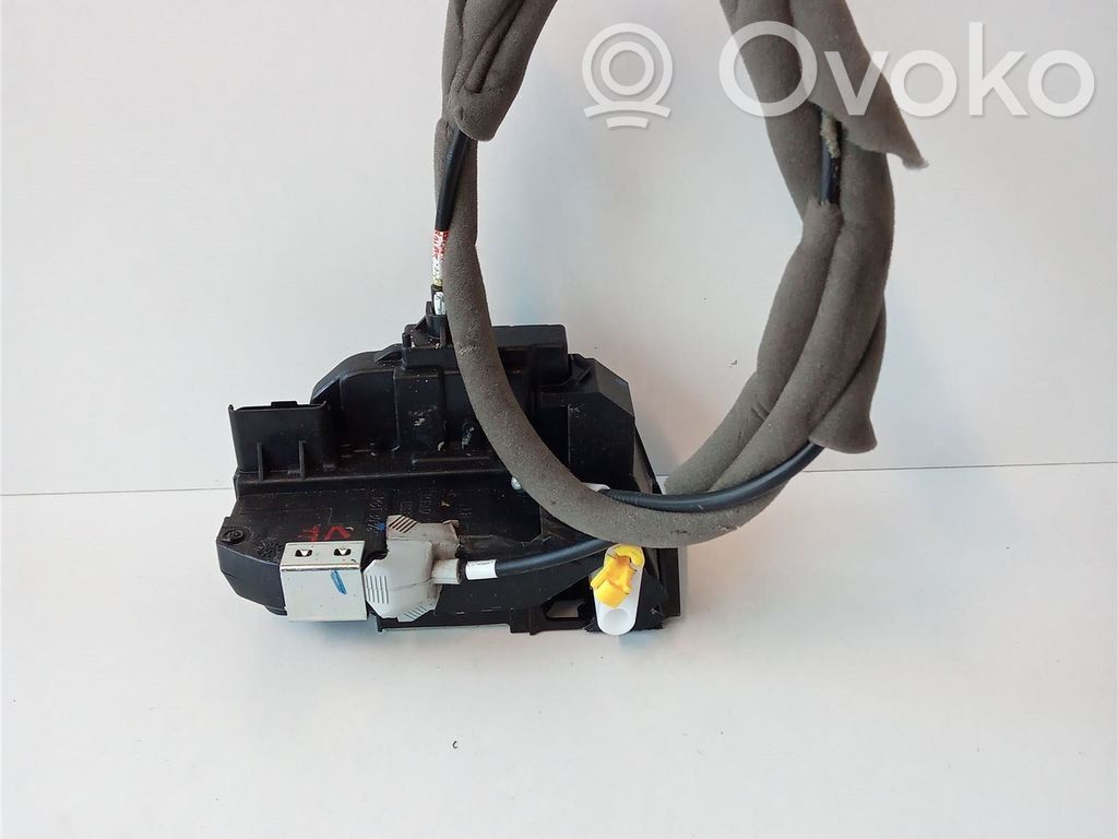 Nissan Qashqai Front door lock 