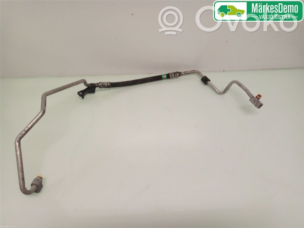 BMW 1 E81 E87 Ilmastointilaitteen putki (A/C) 