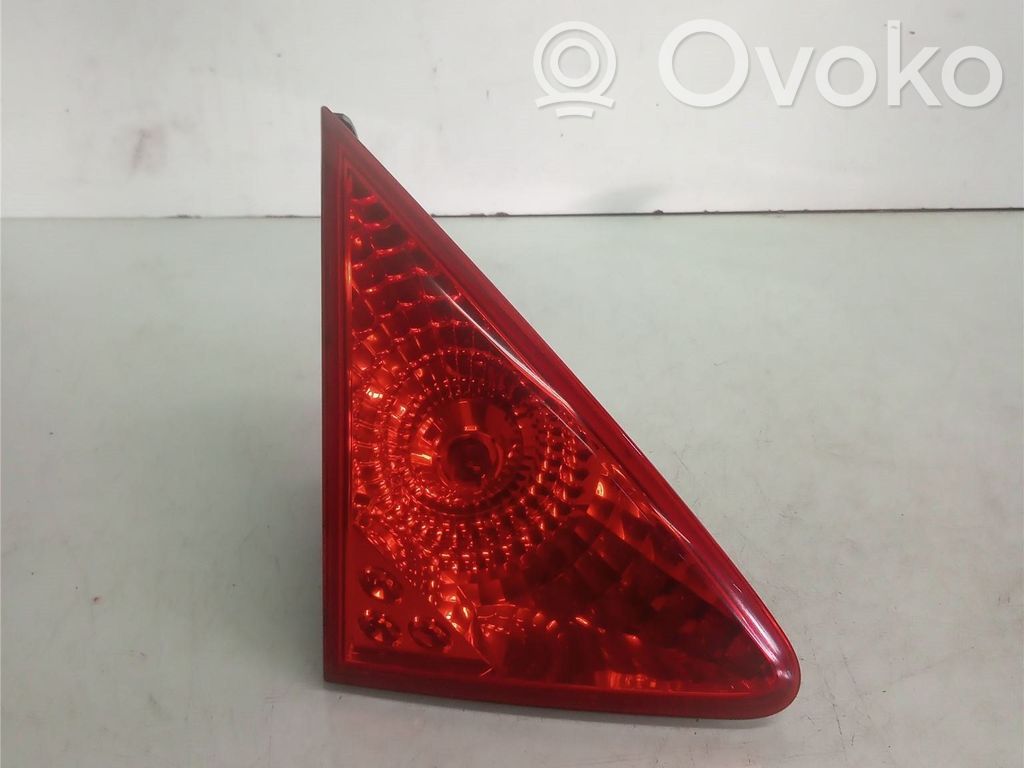 Peugeot 3008 I Lampy tylnej klapy bagażnika 