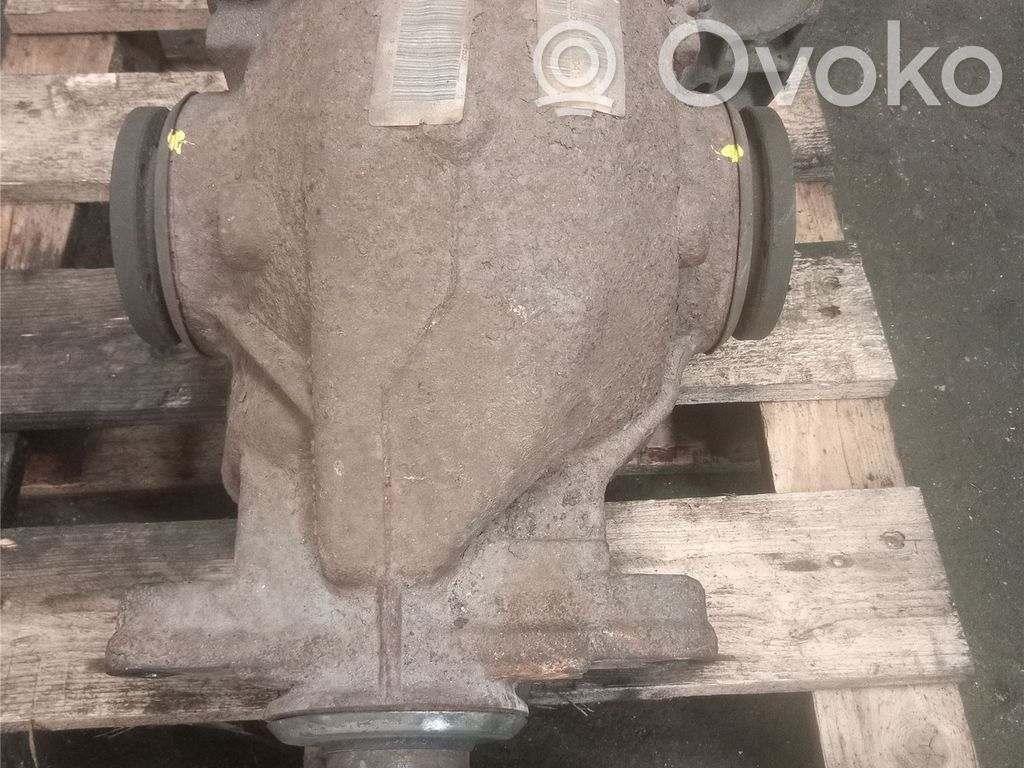 Rear differential   33107542507