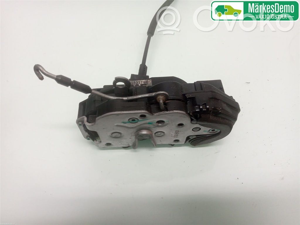 Opel Insignia A Front door lock 