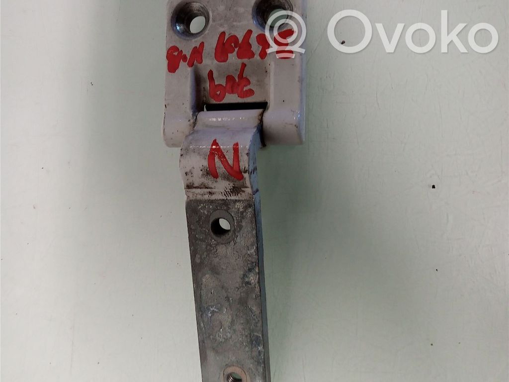 Tailgate/trunk/boot hinge   2K5827152