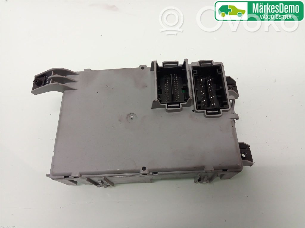 Ford Ka Ramka / Moduł bezpieczników 