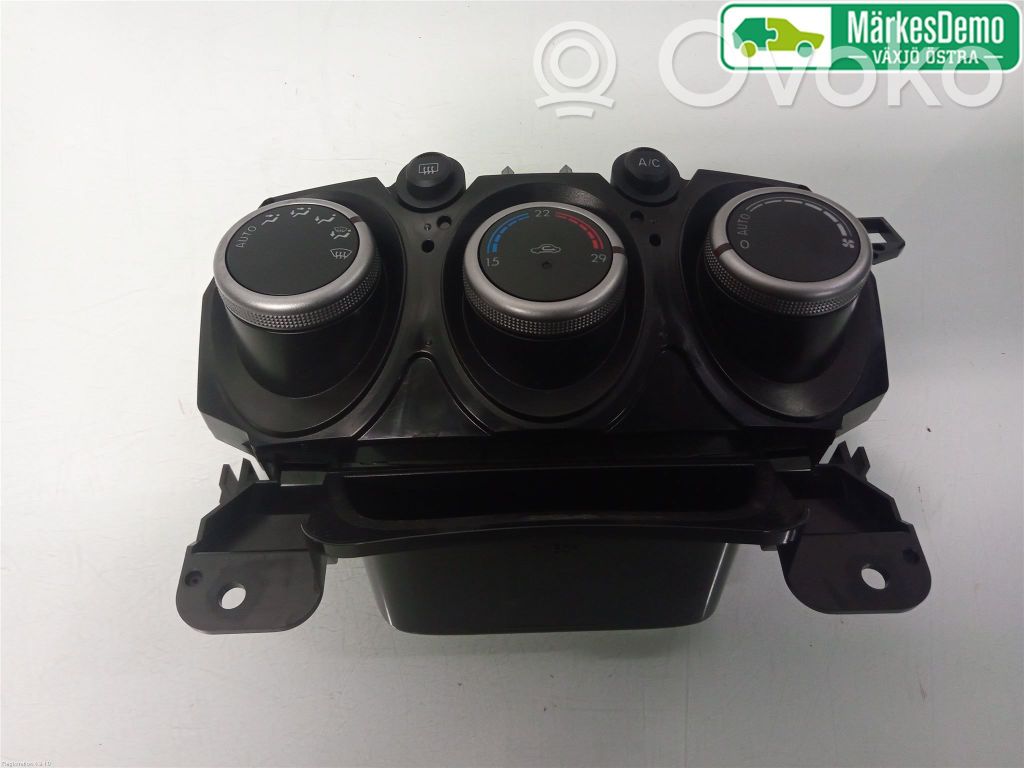 Climate control unit   DP7661190A