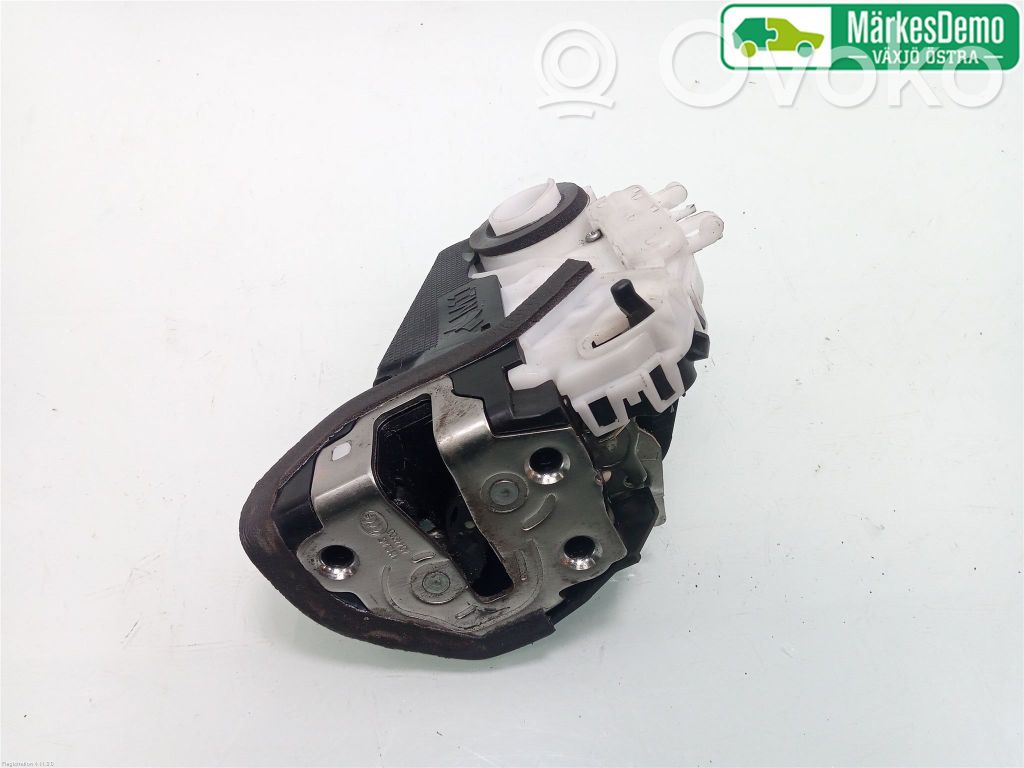 Subaru Outback (BS) Rear door lock 