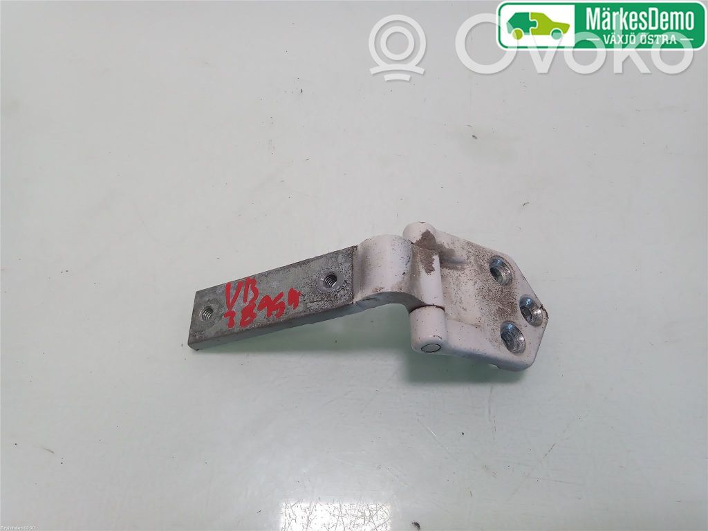 Tailgate/trunk/boot hinge   2K5827151