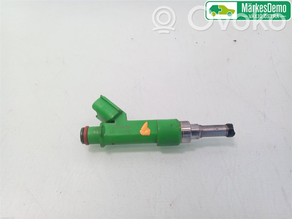 Toyota RAV 4 (XA40) Inyector de combustible 