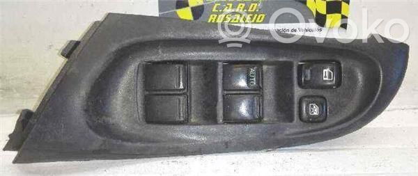 Nissan Almera Przyciski szyb 