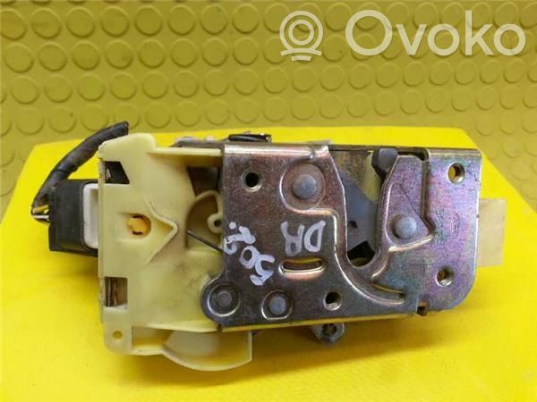 Ford Focus Priekšpusē slēdzene 