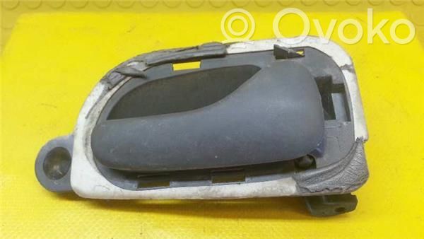 Manecilla interna puerta trasera   7700816565