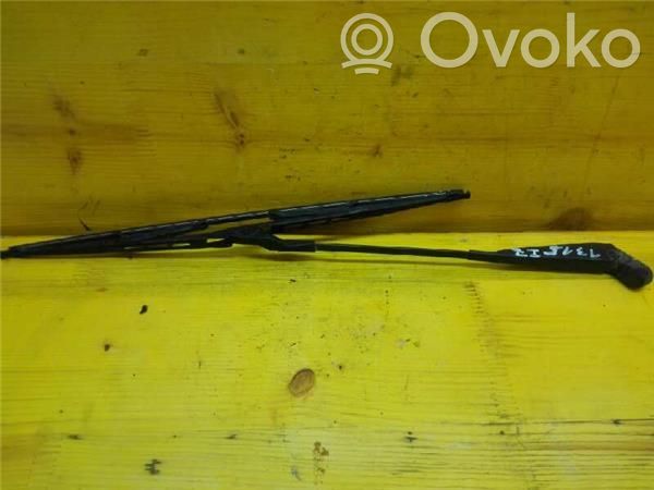Front wiper blade arm