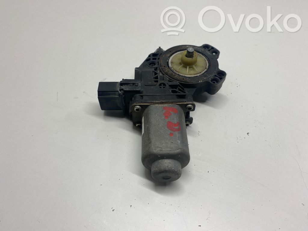 BMW X3 F25 Silnik regulatora szyby drzwi przednich 