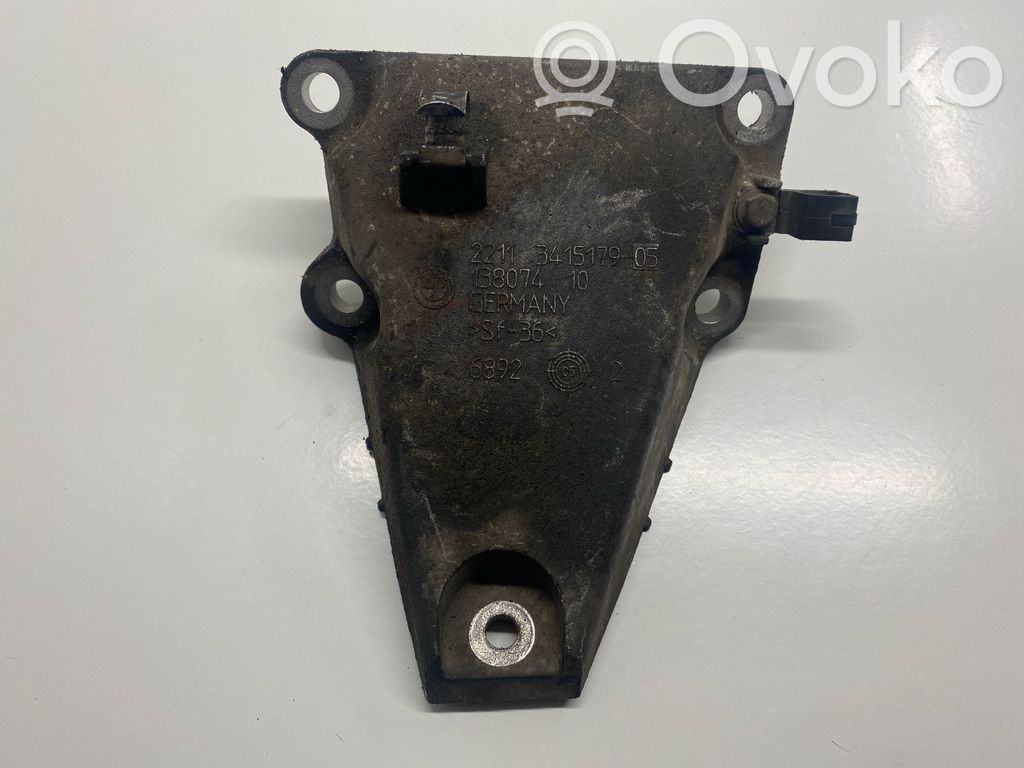 BMW X3 E83 Engine mounting bracket 