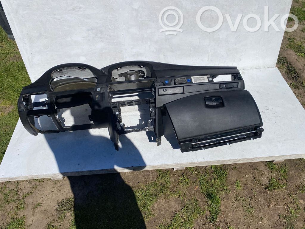 BMW 5 E60 E61 Kojelauta 