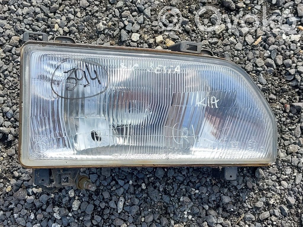 KIA Besta Faro/fanale 