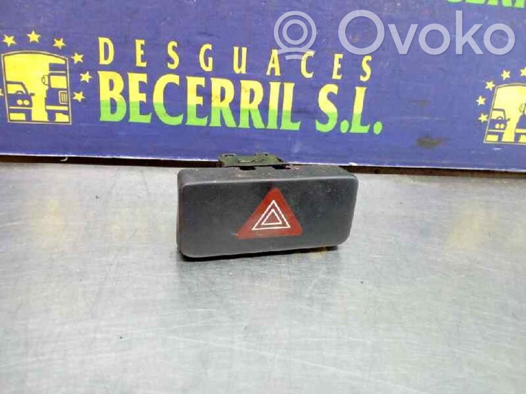Botón interruptor de luz de peligro
