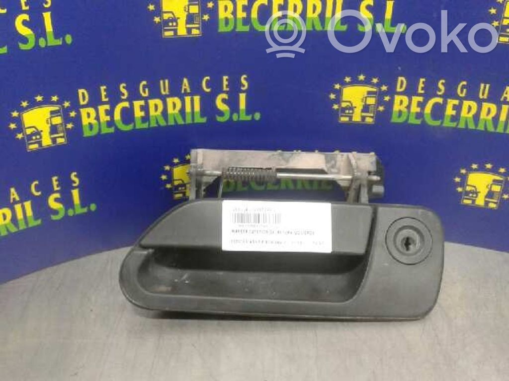 Manecilla externa puerta delantera