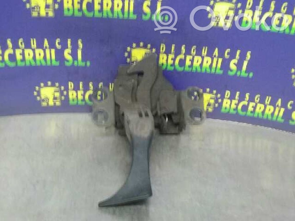 Cerradura de capó