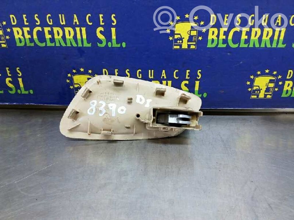 Manecilla interna puerta delantera   51417144545