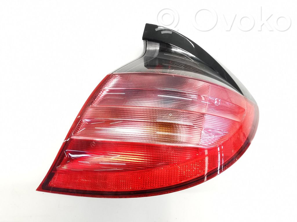 Mercedes-Benz C W203 Lampă spate în caroserie 