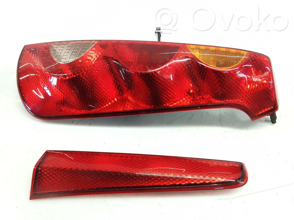 Nissan Note (E11) Rear/tail lights 