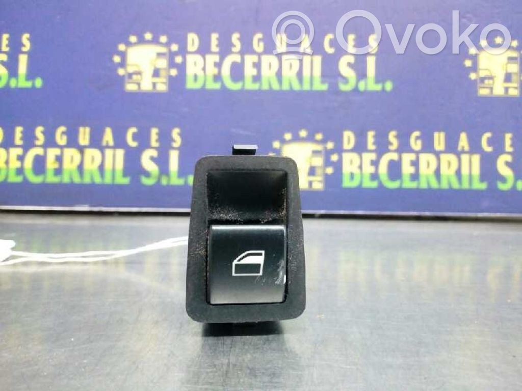 Electric window control switch   61318368921
